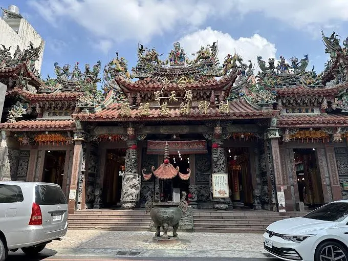 有求必應/最老財神爺金身在這！台中廣天宮砸酒碗過錢門「遇水則發」