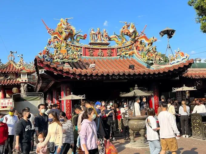 有求必應/全台最大神明銀行！竹山紫南宮10萬人湧入　借發財金、摸金雞