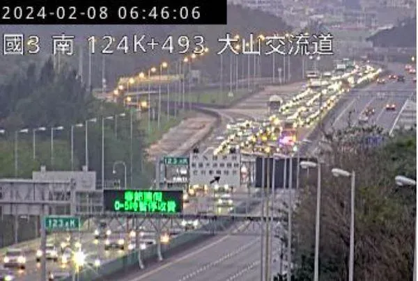 快訊/小年夜一早爆車潮！國3南下大山段紫爆　高公局建議：下午再出發