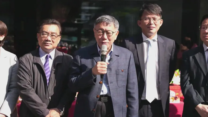 柯文哲又跑立法院！指瘦肉精「實驗室污染」開殺盧秀燕？喊：我是無辜第三者