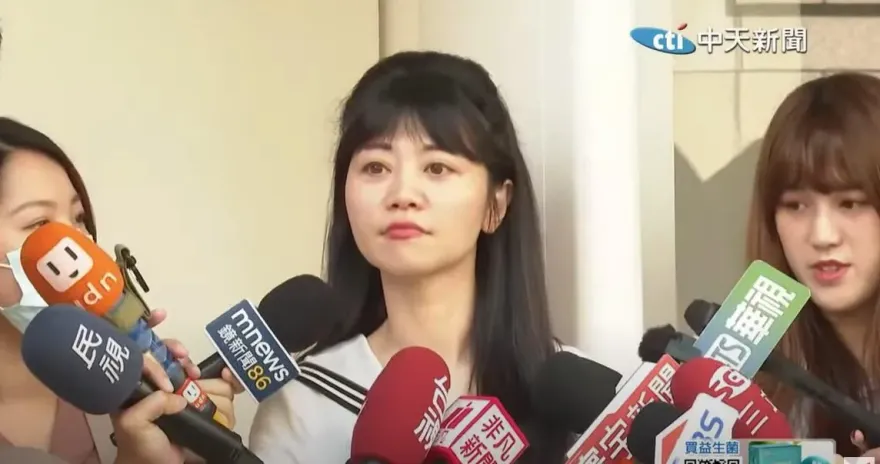 鄭銘謙稱配合基隆人習慣清晨送傳票　高嘉瑜：很失言