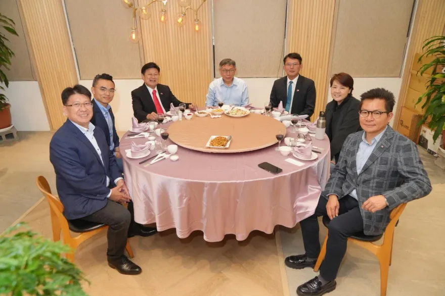 柯文哲邀藍白黨團三長餐敘　沈富雄：新鴻門宴杯酒釋兵權