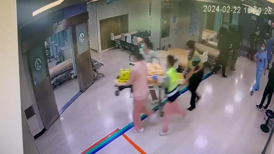 影/撞擊瞬間曝！彰化3姊弟走斑馬線遭撞飛　姊腦出血開刀、妹插管搶救