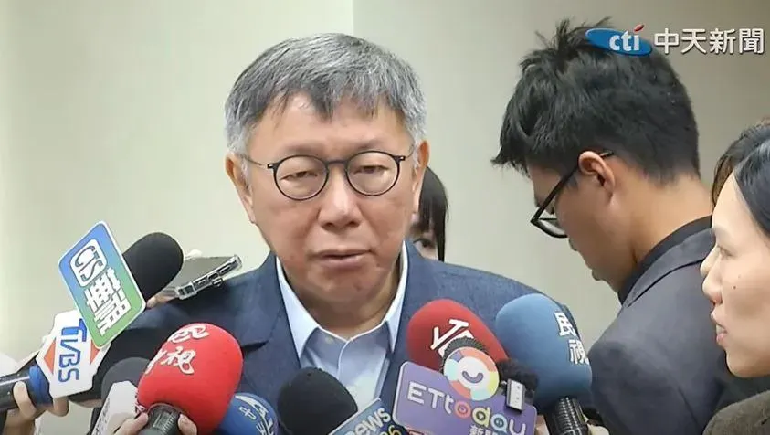 藍營推陸配取得身分證「縮短為4年」　白營支持：柯文哲大選就提過