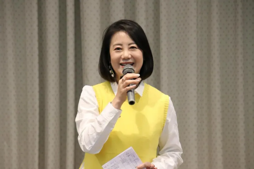衛環委員會藍綠大混戰！吳思瑤控陳玉珍使用暴力：她還抱錯人