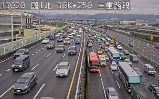 快訊/上班請小心！國1北向三重段追撞車禍　現場車流塞爆