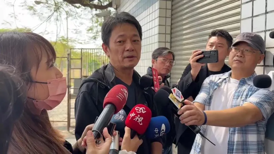 高雄遊覽車撞涵洞害死老翁！死者兒怒「司機整路飆」…網友留言成真