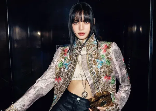 當小甜甜布蘭妮師妹！Lisa簽約美唱片公司RCA　BLACKPINK剩1成員動向成謎