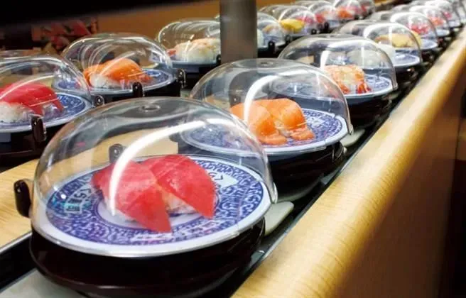 「吉伊卡哇」太夯！她到藏壽司用餐頻被鄰桌「要盤子」氣炸　網笑：恭喜呷免錢
