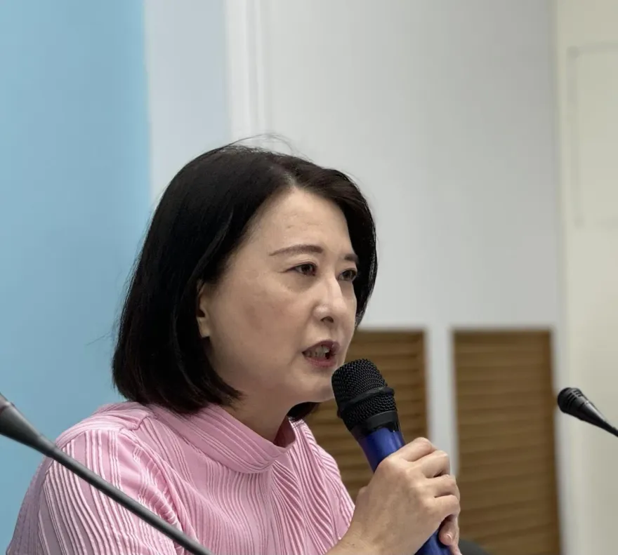 藝人被迫表態、飛官寧賠300萬也要提前退　王鴻薇喊話賴清德：請懸崖勒馬