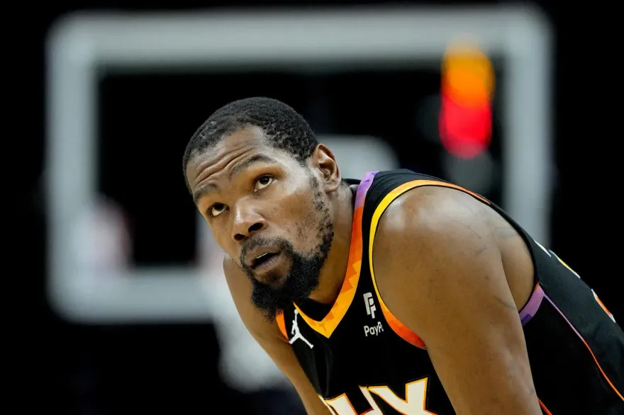 影/NBA三老不行了？詹皇、KD一場季後賽都還沒贏　柯瑞連打都沒得打