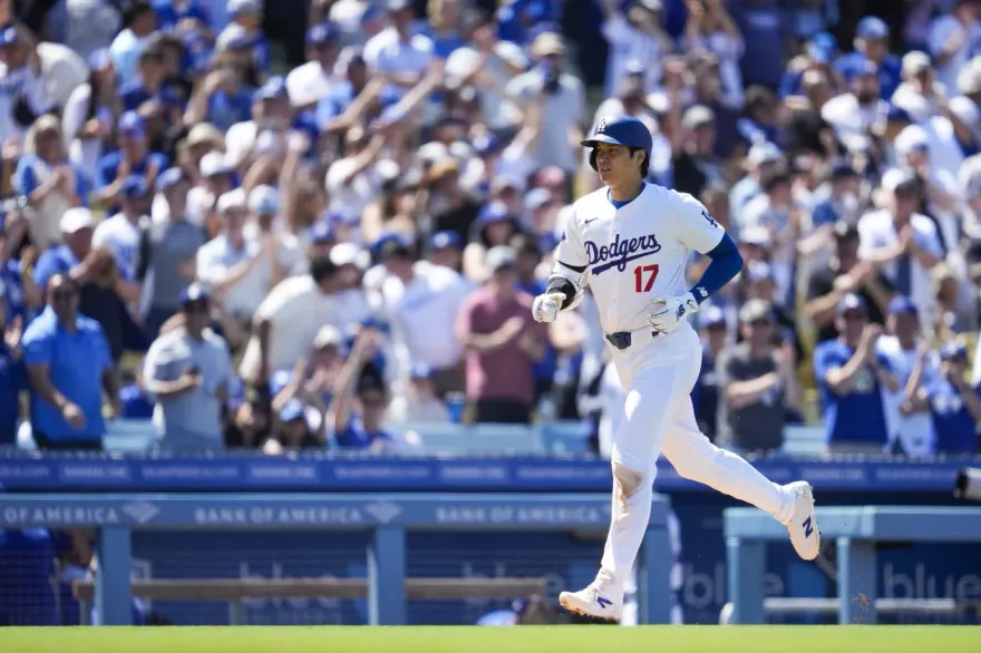 影/大谷翔平單場4安上演雙響砲　站上聯盟打擊雙冠王！