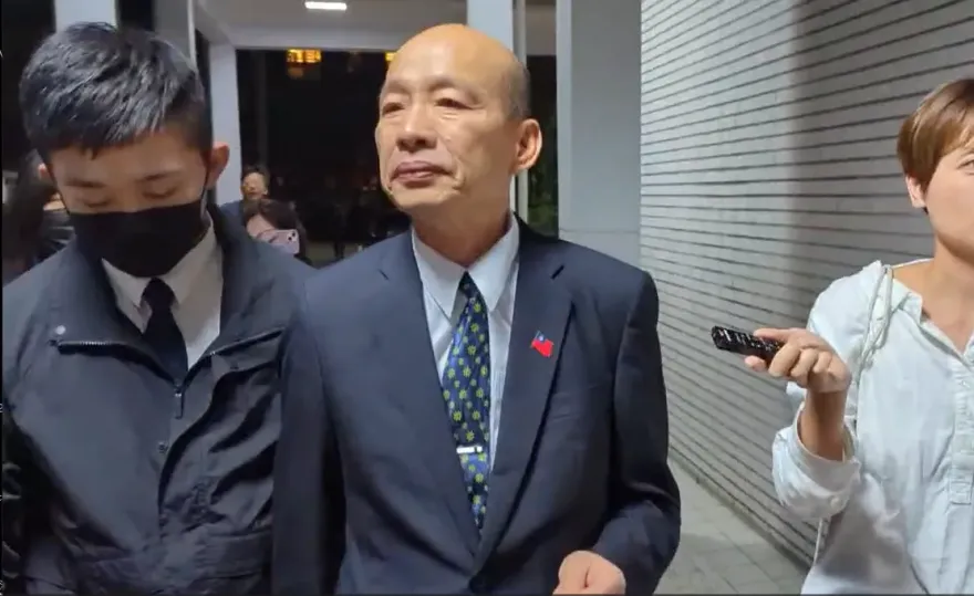 朝野大戰15小時！韓國瑜「失聲」聲音沙啞喝楊桃汁、杏仁茶都有用