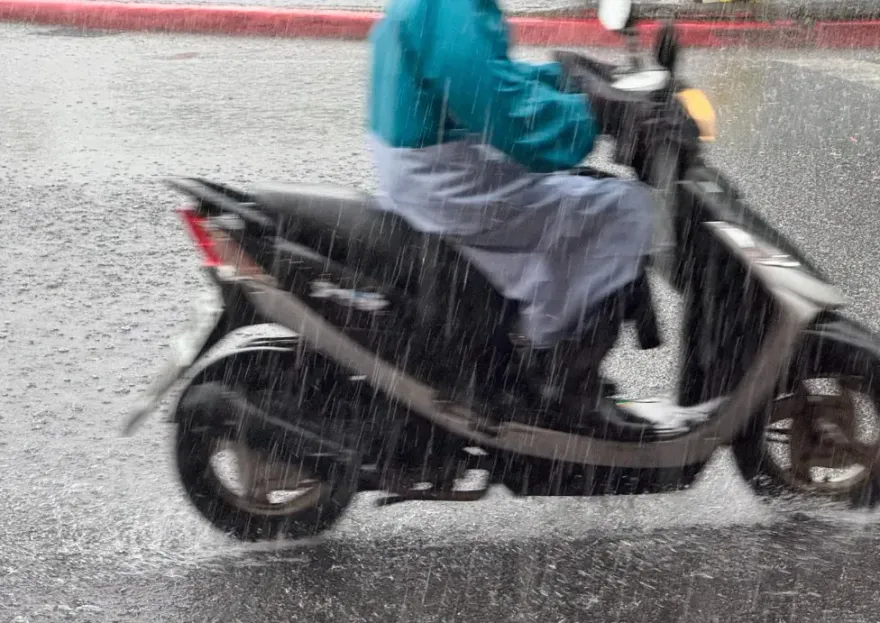 快訊/國家警報狂響！大雷雨狂轟台東縣　警戒地區曝光