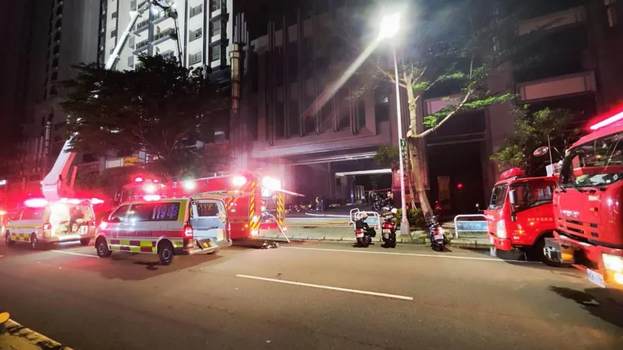 晴空匯火災2死！火場氣體「氰化物」超毒 ! 醫曝：像邦克列酸一樣