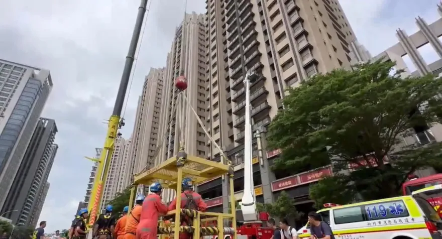 晴空匯火警帶走2命疑「充電樁」釀禍？　管委會回應：台電同意才裝的