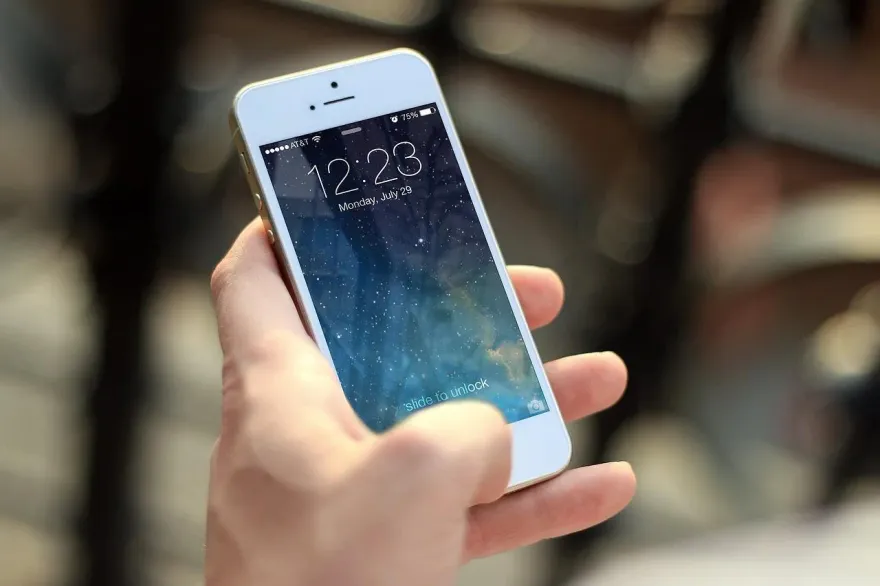 iPhone「插播3選項」超煩躁！大批用戶困惑哀號：每次都按錯