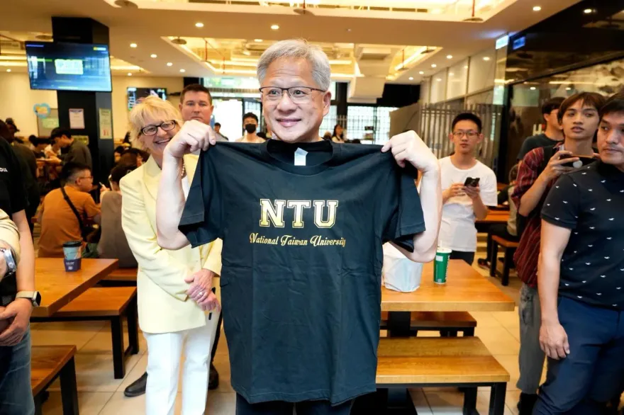 黃仁勳明赴台大演講！大票學生求入場　校長拒絕原因曝光