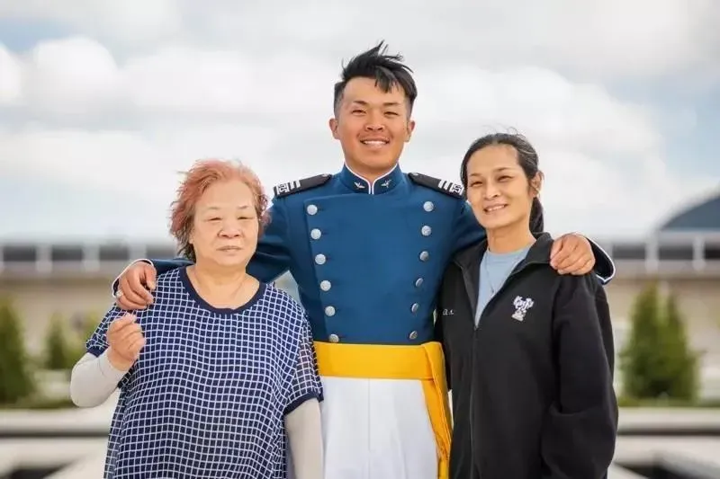 空軍感謝各界協助！美官校台生家屬車禍脫困　媽媽外婆都返國治療了