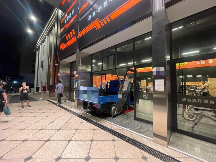 快訊/撞擊瞬間畫面流出！館長台中健身房遭貨車撞　駕駛犯案動機曝光