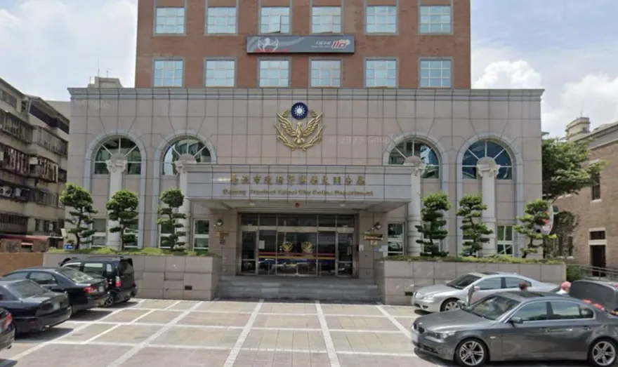 快訊/北市員警暈越南妹！為愛洩密個資幫追債　警局記2大過免職