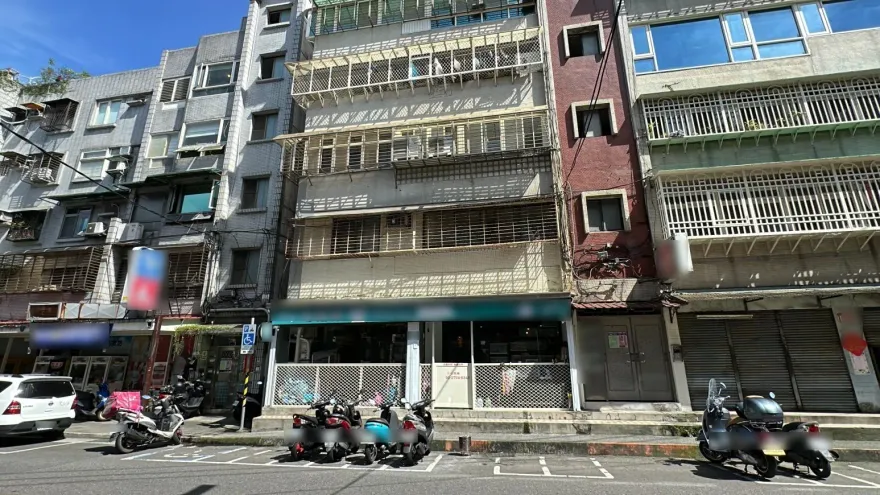 寵物店老闆女友揭雙方初見面過程　坦言不恨2樓屋主：只求簽同意書