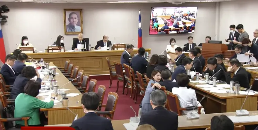 3部長「好大的官威」缺席協商未請假！　韓國瑜幽默反應曝光：要罰寫100遍