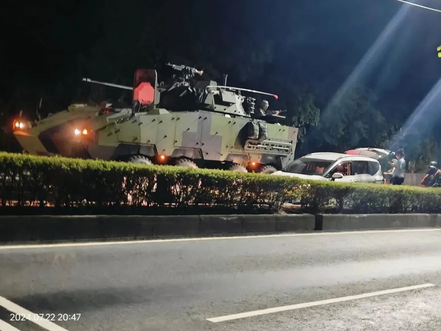 休旅車要賠1億元？撞雲豹裝甲車下場慘　軍方這樣說