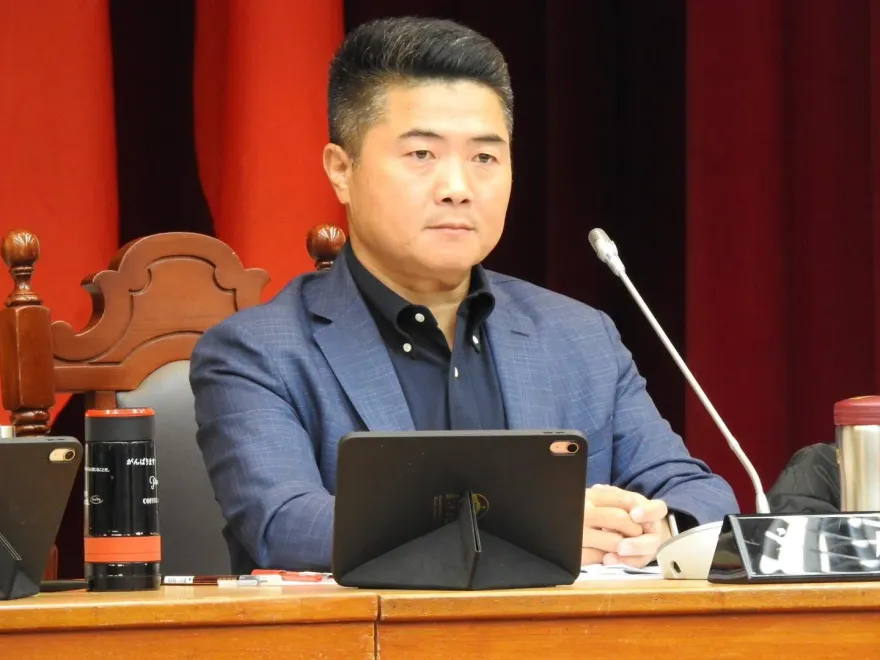 柯文哲父喪　顏寬恒發聲　憶柯爸柯媽雪中送炭
