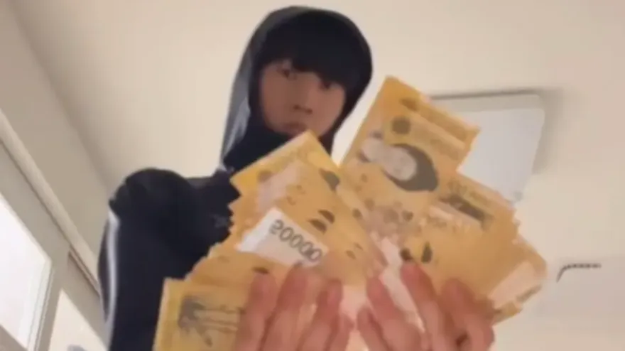 衝頂樓開直播！韓22歲饒舌歌手Ch1tkey傳「失足墜樓亡」　因1事遭疑造假