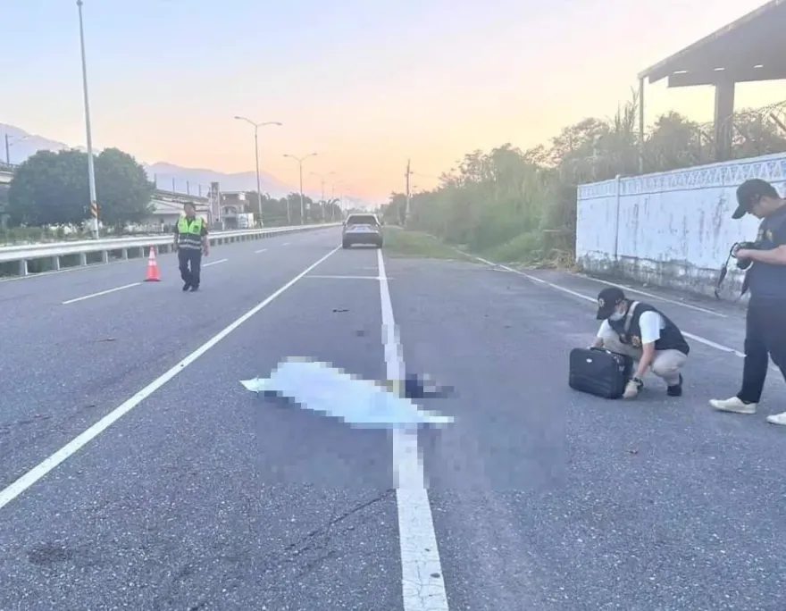 快訊/花蓮台9線驚見全裸男屍　疑遭曳引車輾過「爆頭慘死」腦組織噴出