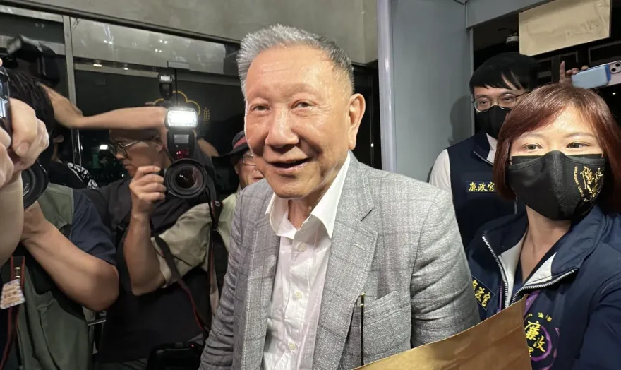 沈慶京自曝罹腎廔管、敗血症、腎臟發炎！醫曝嚴重恐休克、洗腎