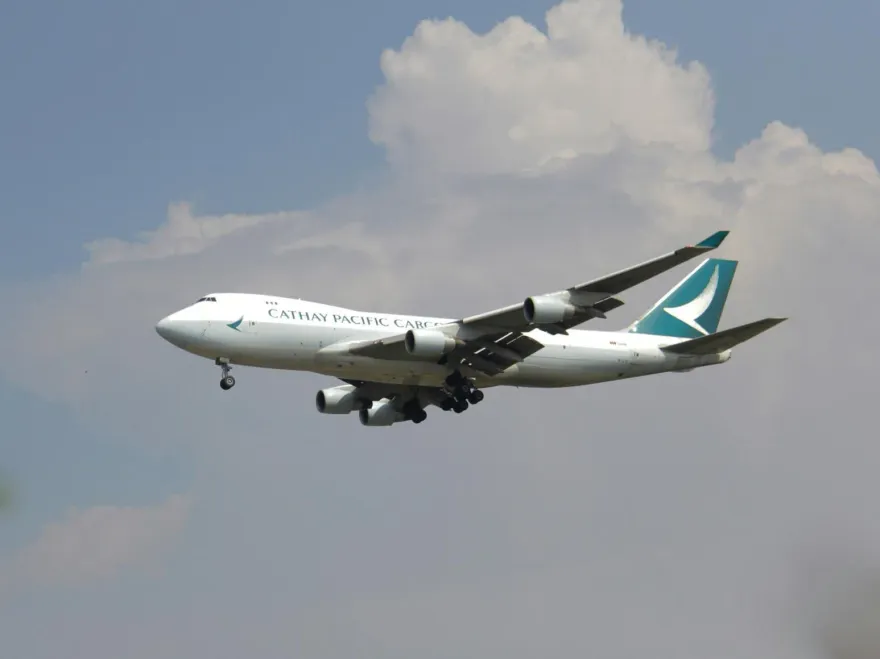 港國泰飛美班機「醉男騷擾乘客、痛罵空姐」　轉降成田遭趕下機