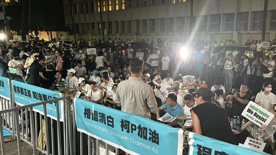 33歲兒北檢外聲援柯文哲！疑遭四叉貓煽動霸凌墜樓　母悲慟認屍反應曝光