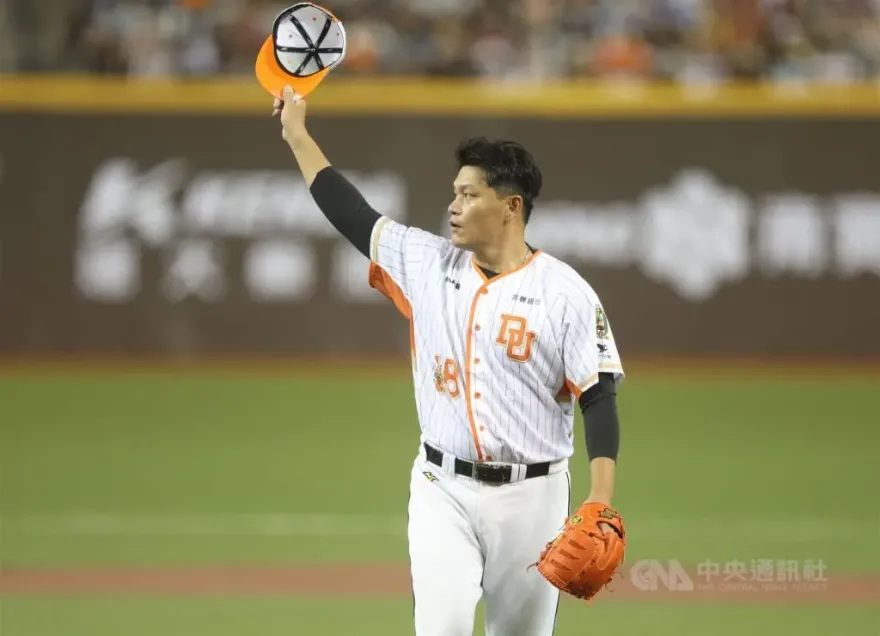 潘威倫下一步確定！任獅隊二軍投手教練