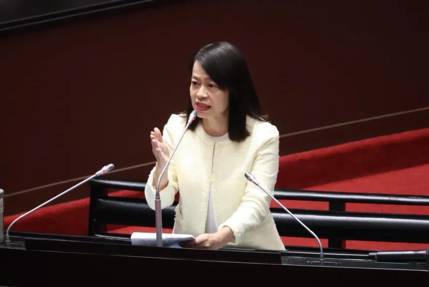 憂「高關稅、貨幣戰」雙重夾擊無對策　許宇甄反惡罷急催票