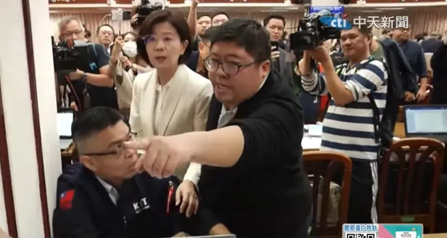 藍營喊話罷免綠委　蔡易餘嗆倒閣較快：我們38席陪你重選
