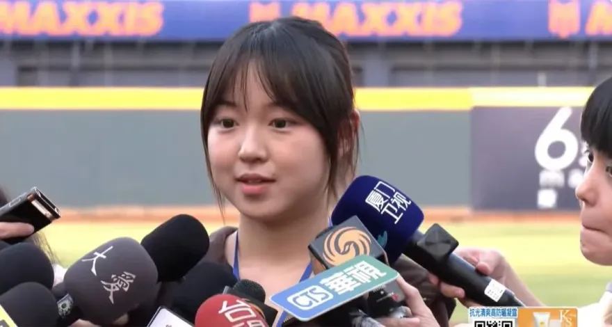 首次體驗棒球營　復旦美女大生讚中華隊12強奪冠：盼兩岸一起加油