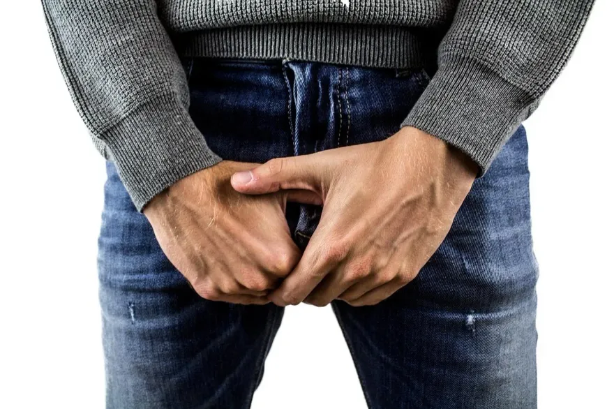 悚！摩洛哥男左睪丸長結核「流膿腫大15cm」　醫：嚴重壞死