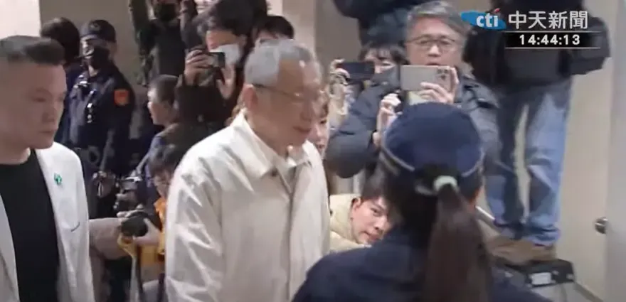 柯文哲重開羈押庭　民眾黨公職現身旁聽　四叉貓也來了