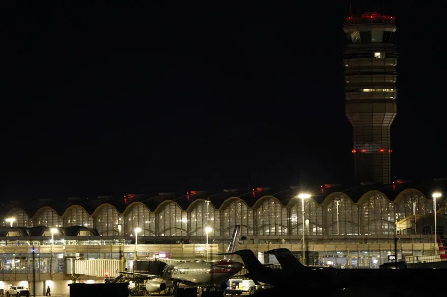 華府空難前一天　雷根機場也傳客機為閃直升機放棄降落重飛