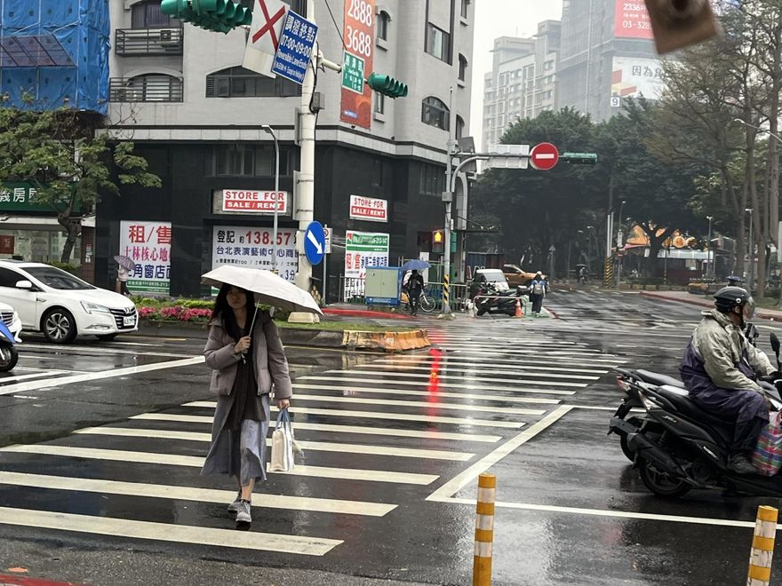 北部海面鋒面接近！下週西南風影響　氣象署：明全台有雨