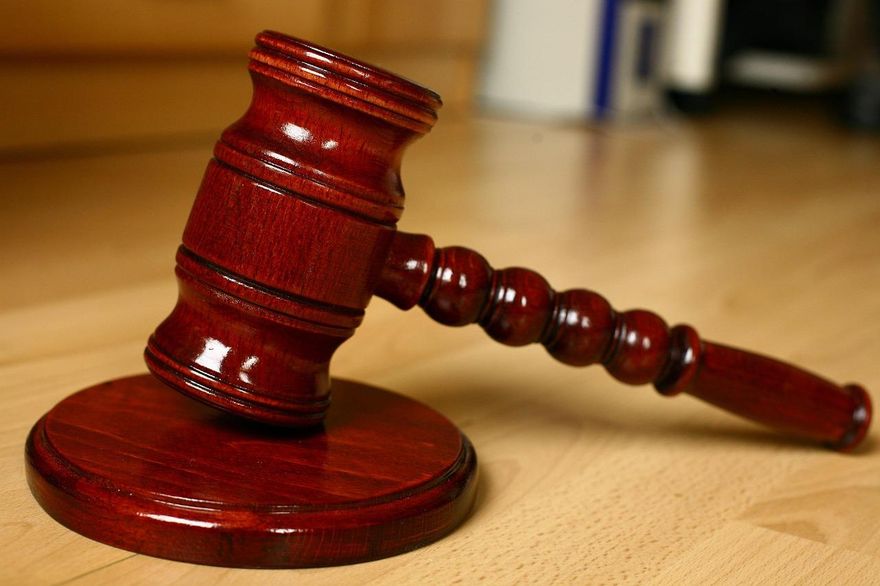 傻眼！陸男「加護病房昏迷」被法院指欠錢…搞錯人忙撤銷判決