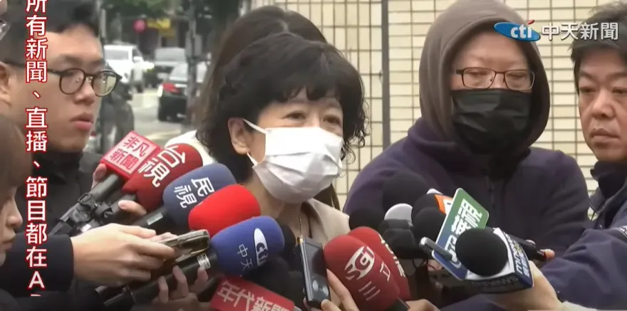 影/陳佩琪曝柯文哲「蒙在棉被裡面哭」　會客淚流滿面