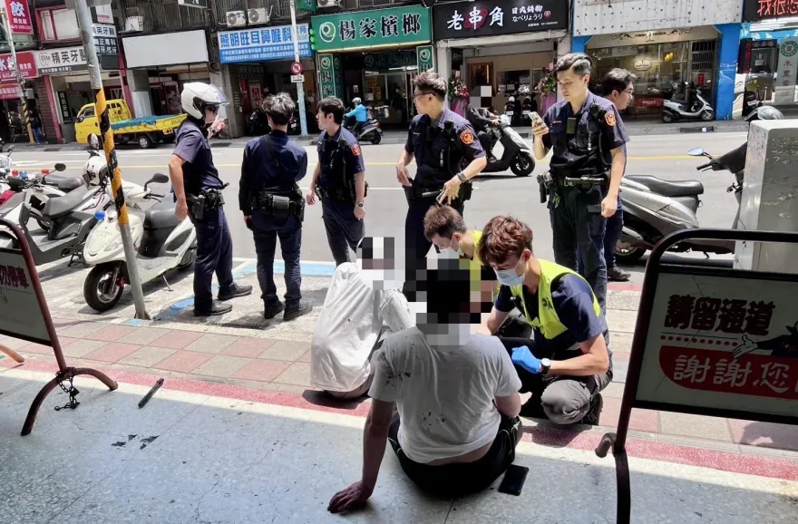 影/2對父子開完庭法院外對決　4人打成一團全遭逮