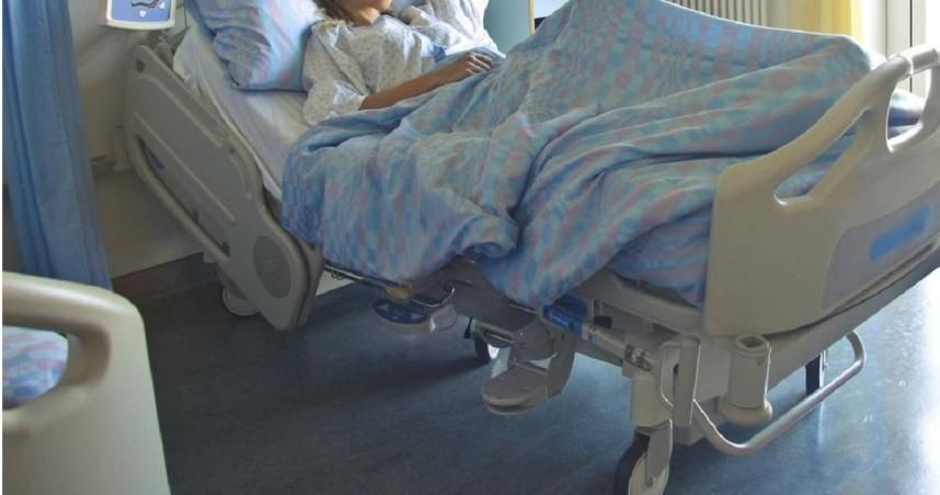 30歲外送員走路突倒地！ 醫：熬夜、肥胖釀中風