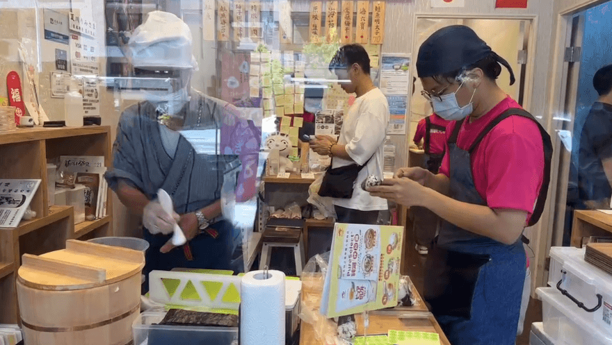 樋口飯糰新房東身分揭曉！　她曝與老闆娘是「雄中雄女同學」