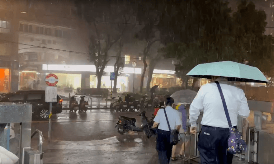 全台雨勢再升級！20縣市雨彈炸裂　4縣市大豪雨下到明天
