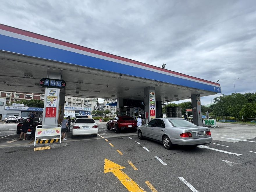 加油且慢！汽柴油價有望持平或「調降0.1元」　7/6揭曉