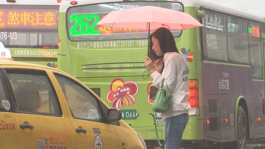 今降雨範圍廣！熱帶低壓清晨掛台灣陸地　豪大雨開炸10縣市